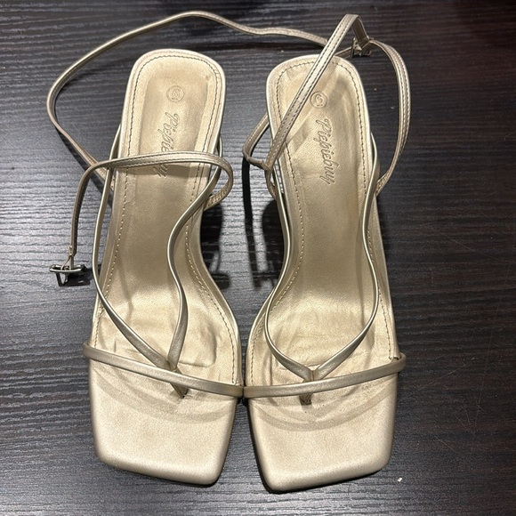Lace Up Heeled Sandals Square Toe - Picture 3 of 4
